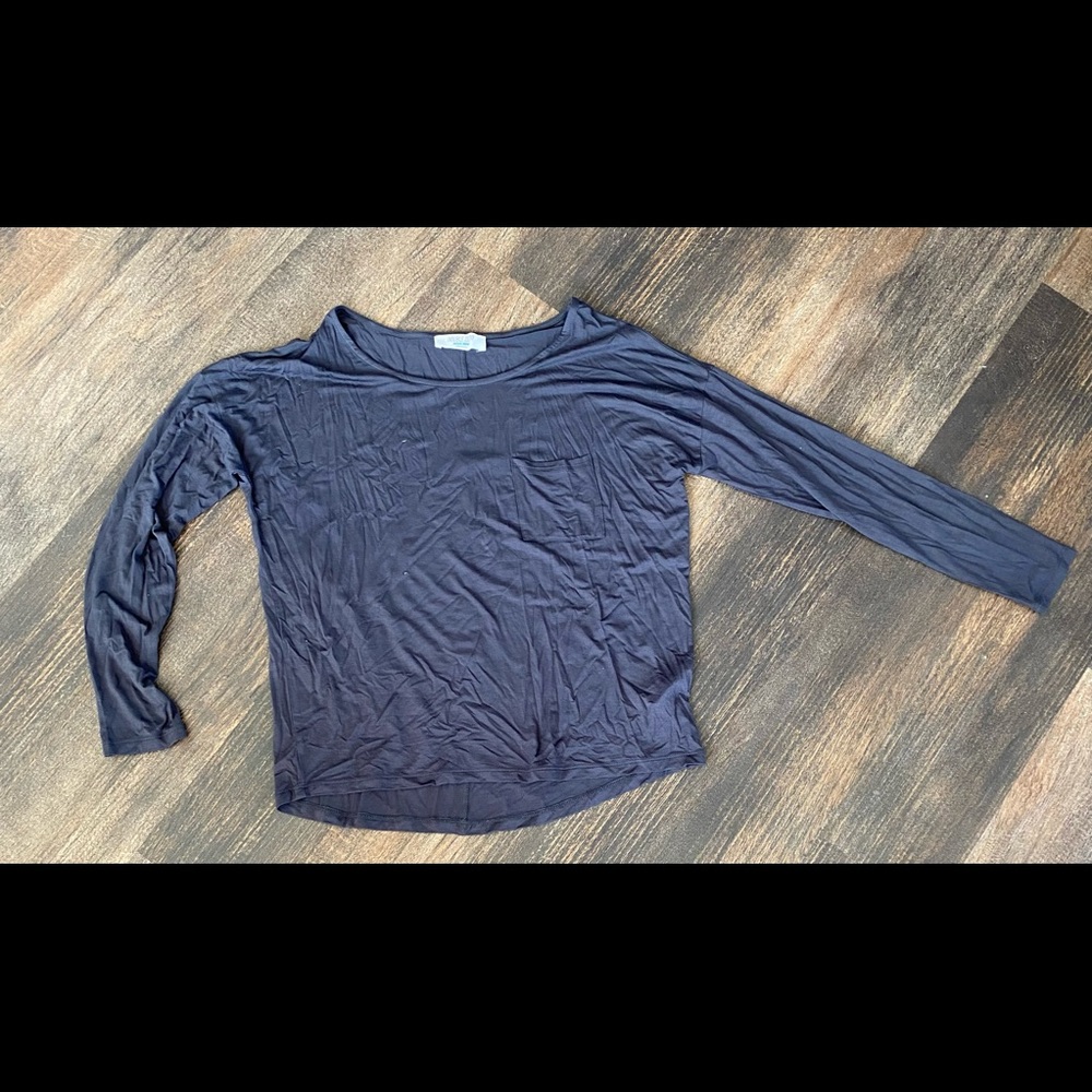 Long sleeve gray top